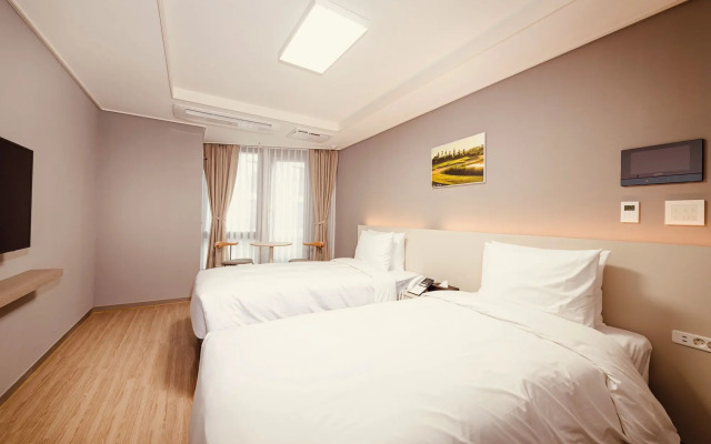 Sollago Myeongdong Hotel & Residence