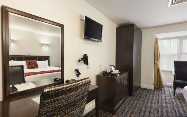 Ramada by Wyndham Warwick Kenilworth
