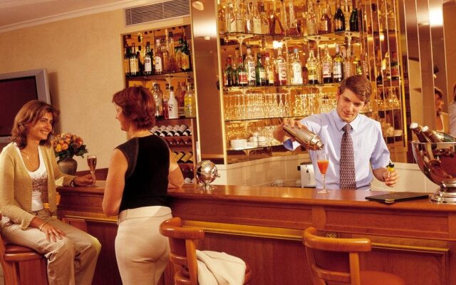 Hotel Champerret Elysees
