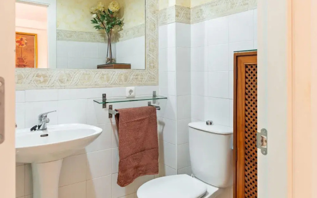 Lovely Holiday Home in Islantilla with Swimming Pool