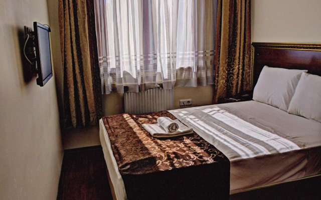 Hotel Real Life
