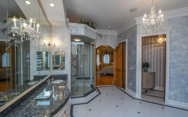 Preston on the Lake 5 Bedroom House