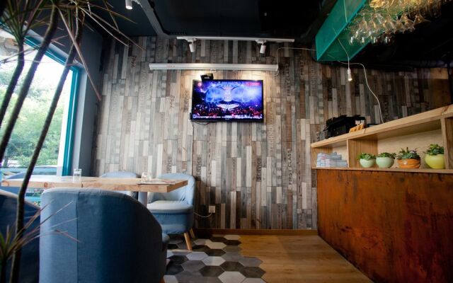 Dreamland Inn Lingyin Guiyan Branch