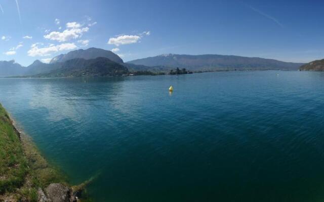 Studio à la campagne au bout du lac d'Annecy