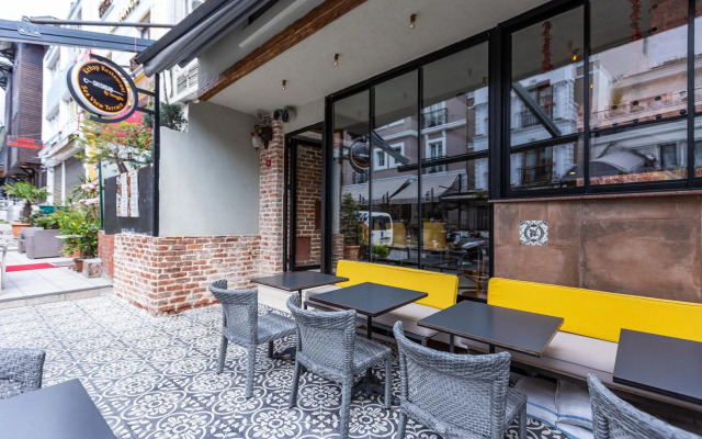 Seraglio Hotel & Suites