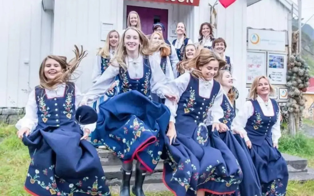 Lofoten Vandrerhjem Ballstad