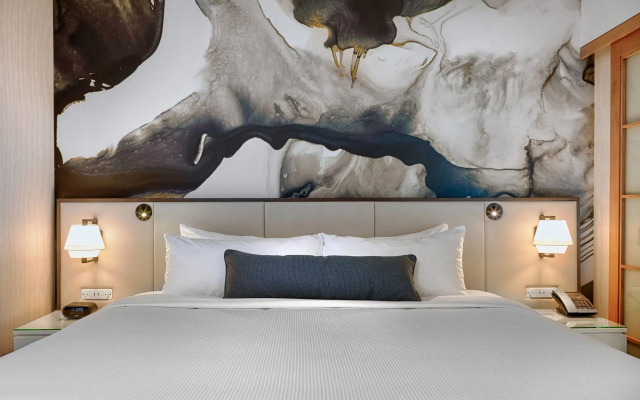 Delta Hotels by Marriott Vancouver Downtown Suites
