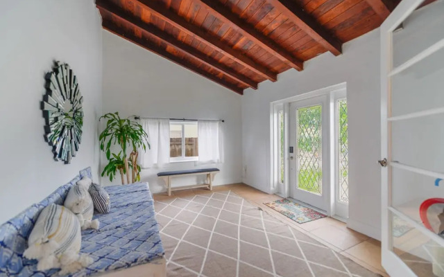 Peaceful Comfort: Comfortable Miami Home