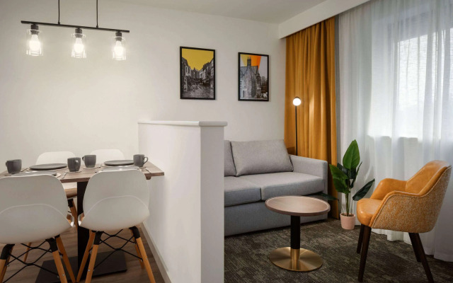 Super 8 by Wyndham Durham