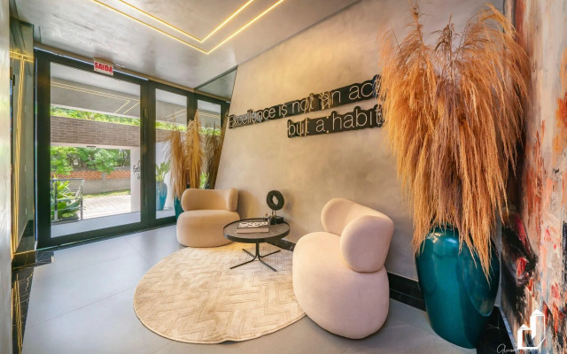 Apartamento com 02 dormitórios em Canto Grande
