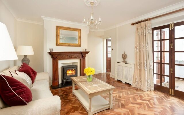 Stunning 2BD property w/ garden in Salisbury