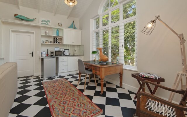 Malayla Guesthouse - Adults Only