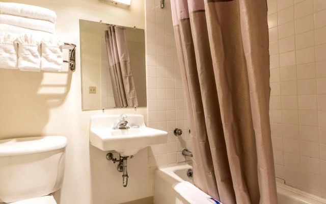 Motel 6 Butte, MT - Historic City Center