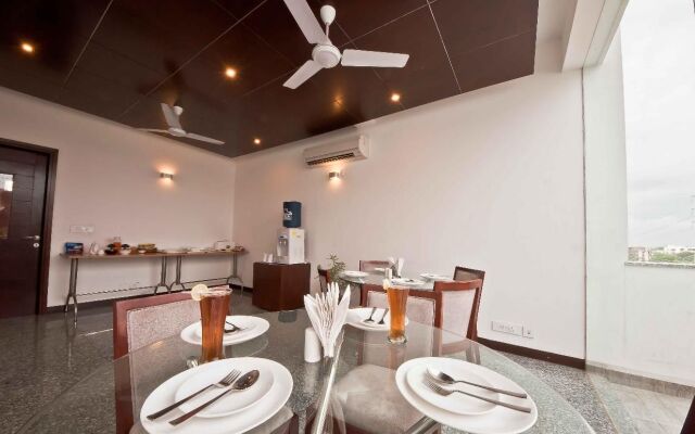 Stately Suites Golf Course Road