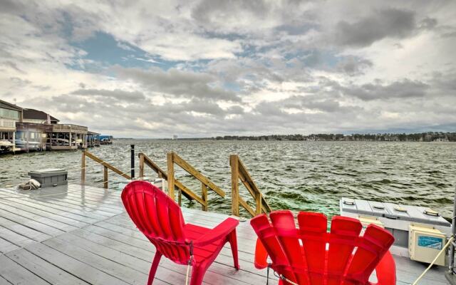Waterfront Lake Conroe Getaway w/ Multiple Decks!