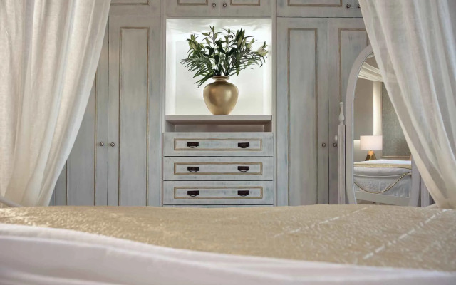 Bozonos Luxury Villa