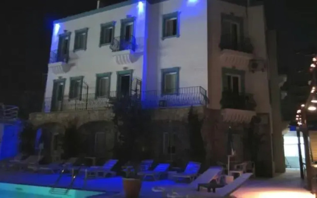 Blue Pearl Hotel