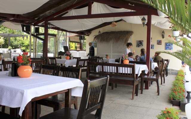 Friends Hotel
