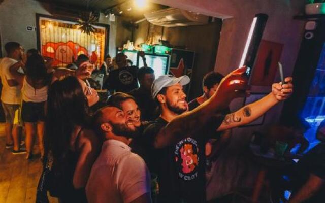 OVibe Hostel & Arts