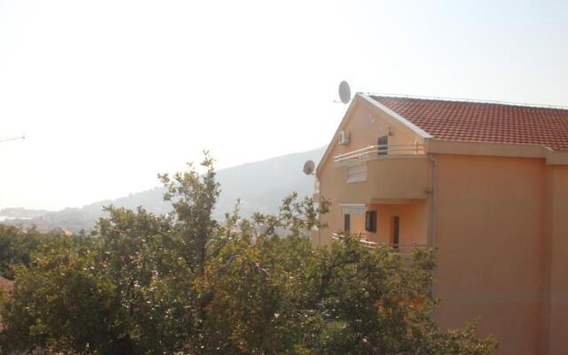 Sunny Villa Apartments