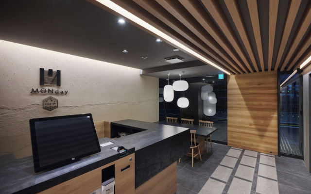 Premium Apart MONday HAMAMATSUCHO Station