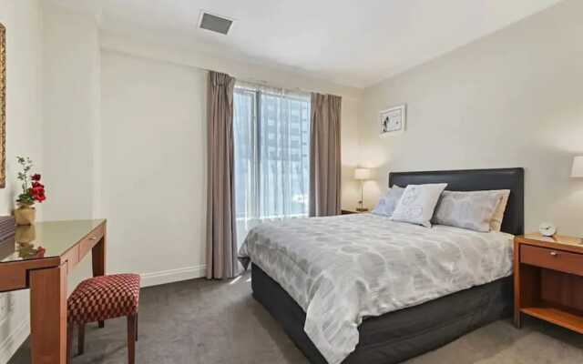 Pool, Gym And Style In The Cbd