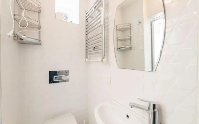 Beautiful 2BR House w/AC 400meters Taksim Square