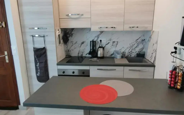 Coquet 2 pièces entièrement rénové et climatisé - Apartment in Cannes - Photo 5