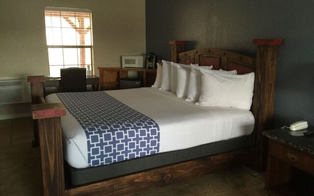 Four Horseman Travel Lodge