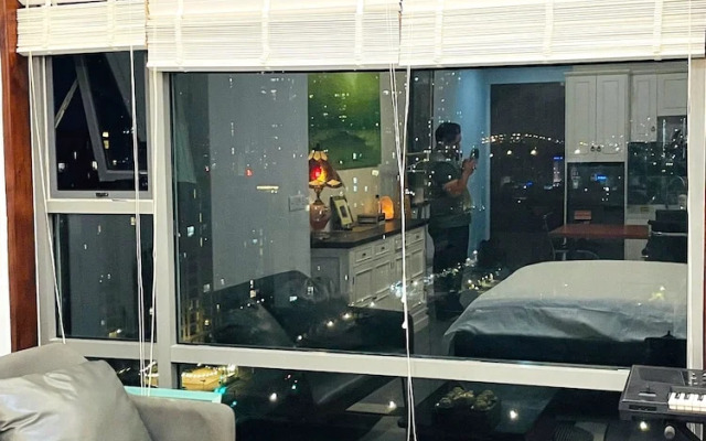 Diamond Suite Golden King
