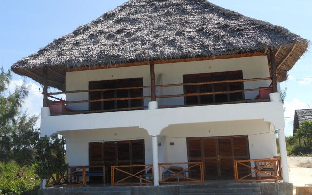 Mbuyuni Beach Village - Bungalows