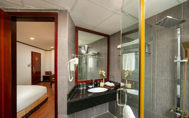 May De Ville Trendy Hotel & Spa