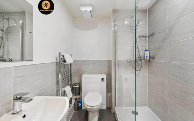 4 Separate Beds, Sleeps 6, Beautiful 2 bed Apt