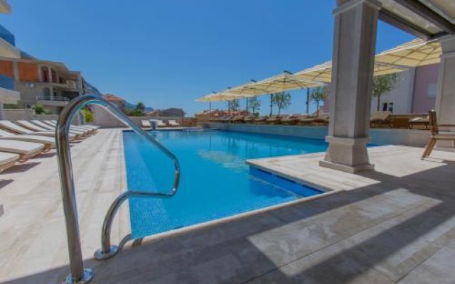 Luxury ApartHotel Makarska