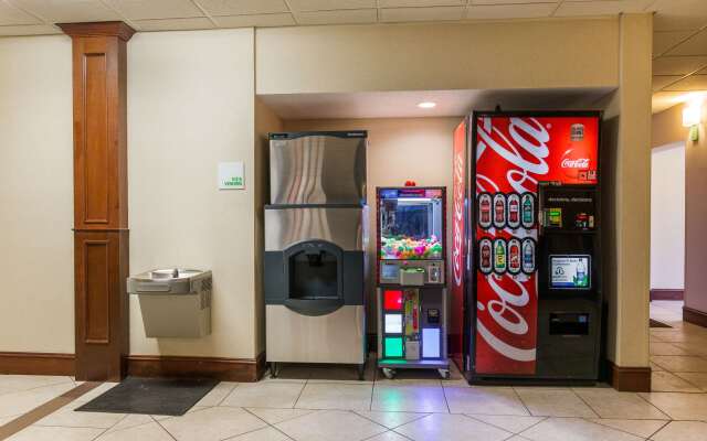 Clarion Hotel Convention Center