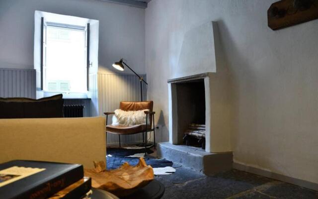 Rocks apartment Colonno