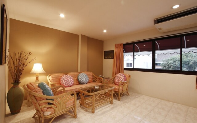 Summer Breeze Hotel