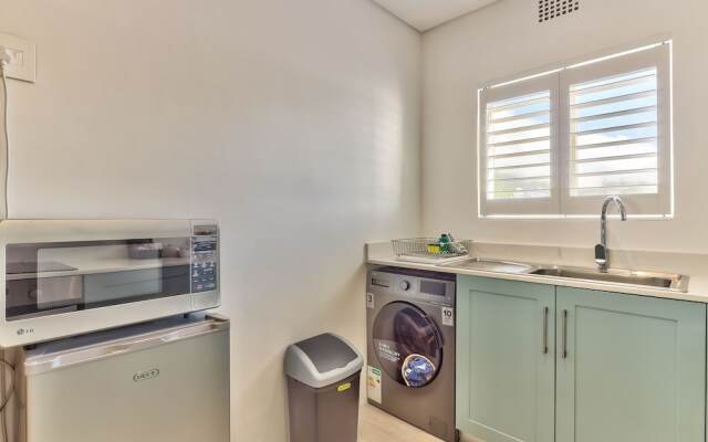 Studio in Camps Bay - 40m From Beach