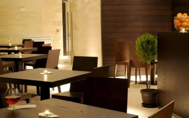 GT Aspen House Apartments