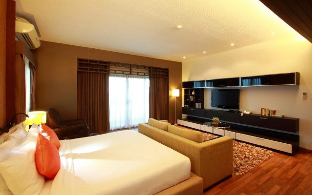The Grand Napat