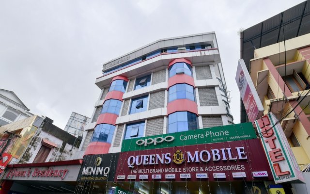 OYO 15099 New Queens Residency