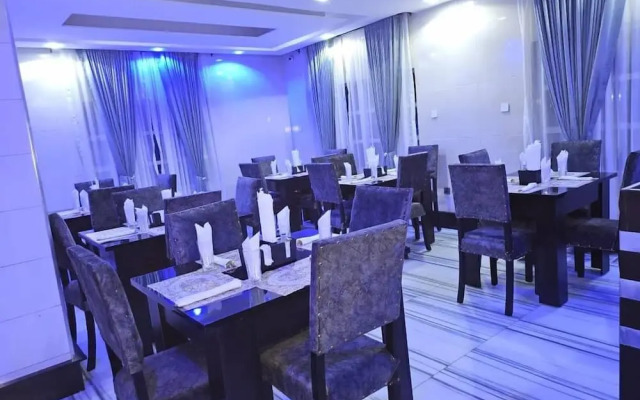 Quince Garden Hotel