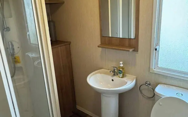 3 bed With Balcony on Lido Beach