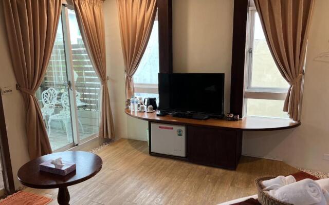 Ming-Jun Holiday Inn