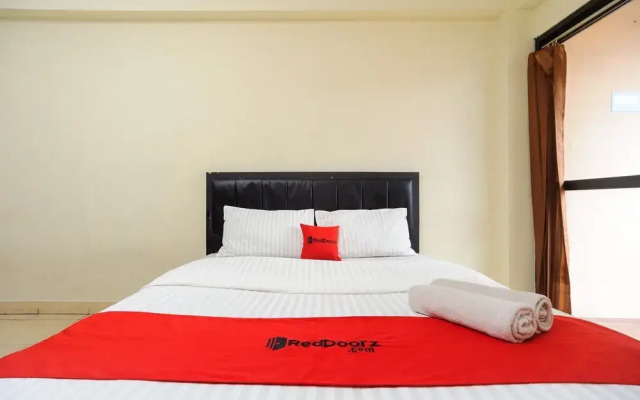 RedDoorz near GOR POPKI