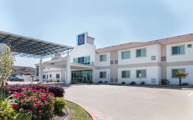 Motel 6 Hillsboro, TX