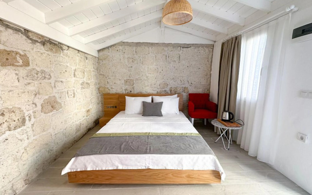 Müzeyyen Hanım Konağı Alaçatı 12+