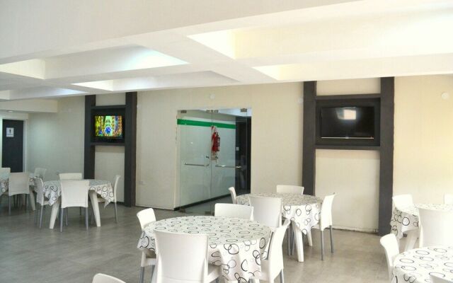 Village Park Hotel
