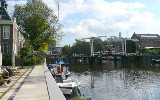 YAYS Amsterdam Salthouse Canal by Numa