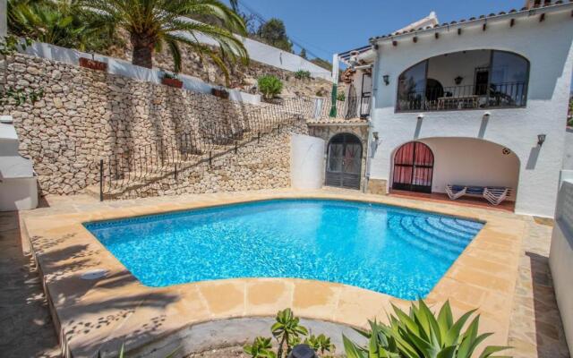 Linda - modern villa with splendid views in Benissa